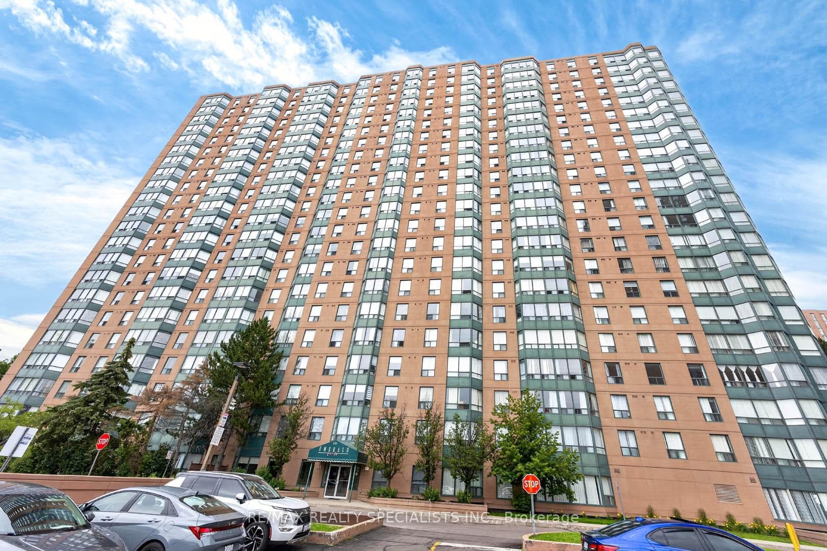 135 Hillcrest Avenue Unit 2009