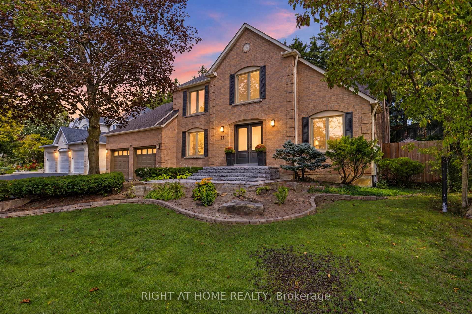 11 Harrowsmith Place