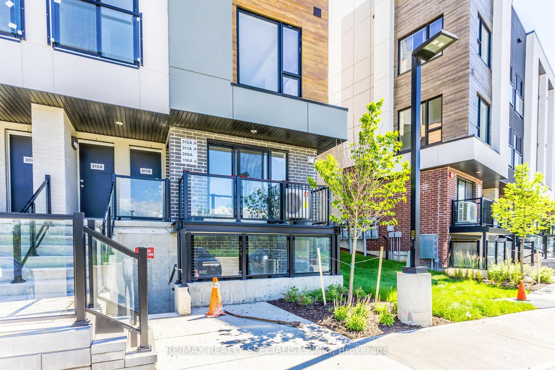 16 MELBOURNE Avenue Unit 106A