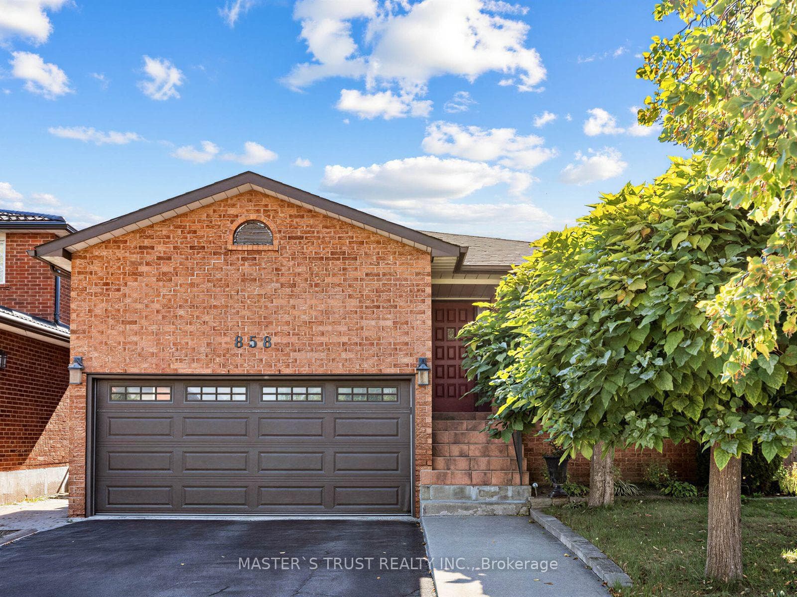 858 Wetherby Lane