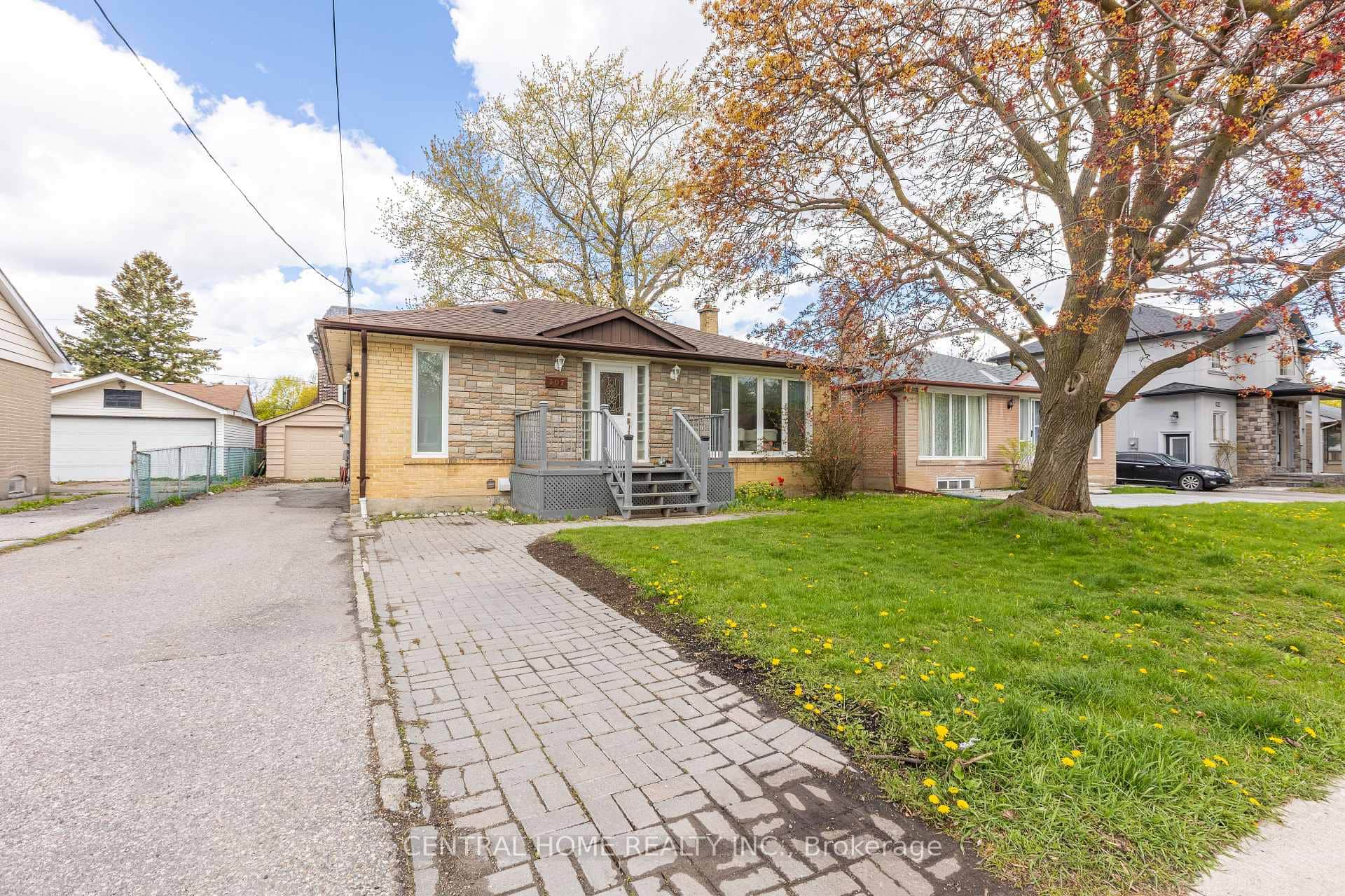 307 Boisdale Avenue
