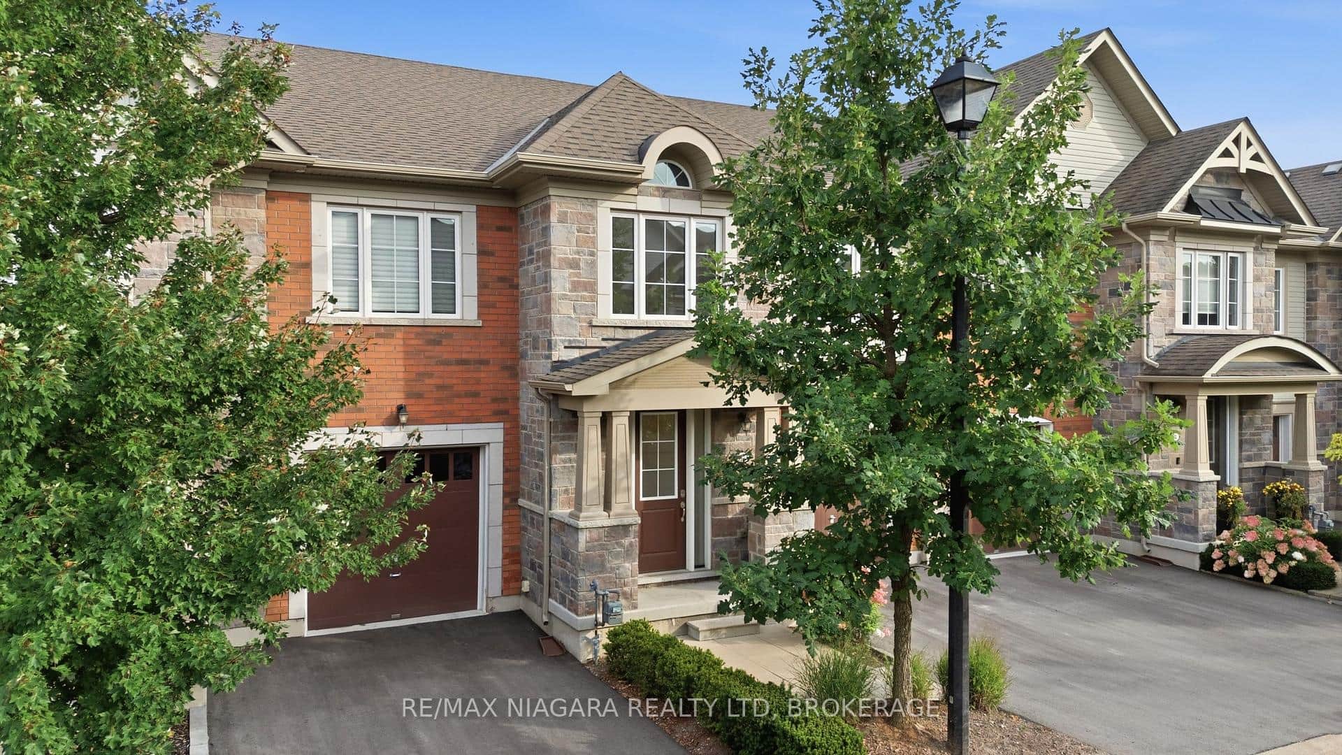 12 George Manor
