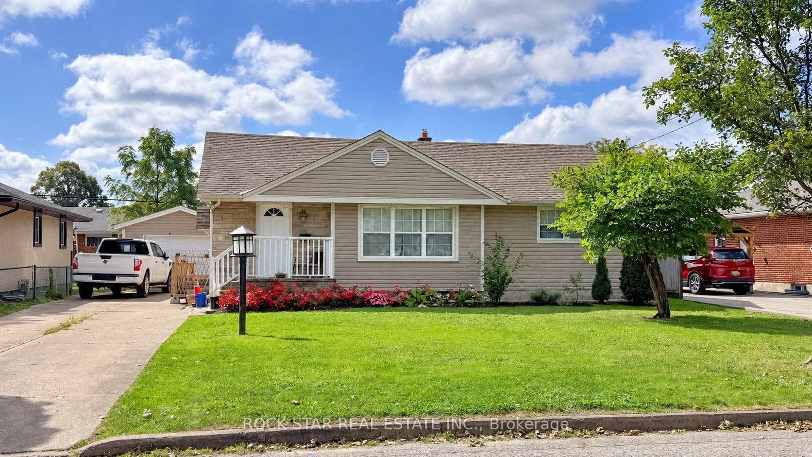 12 Roseland Avenue