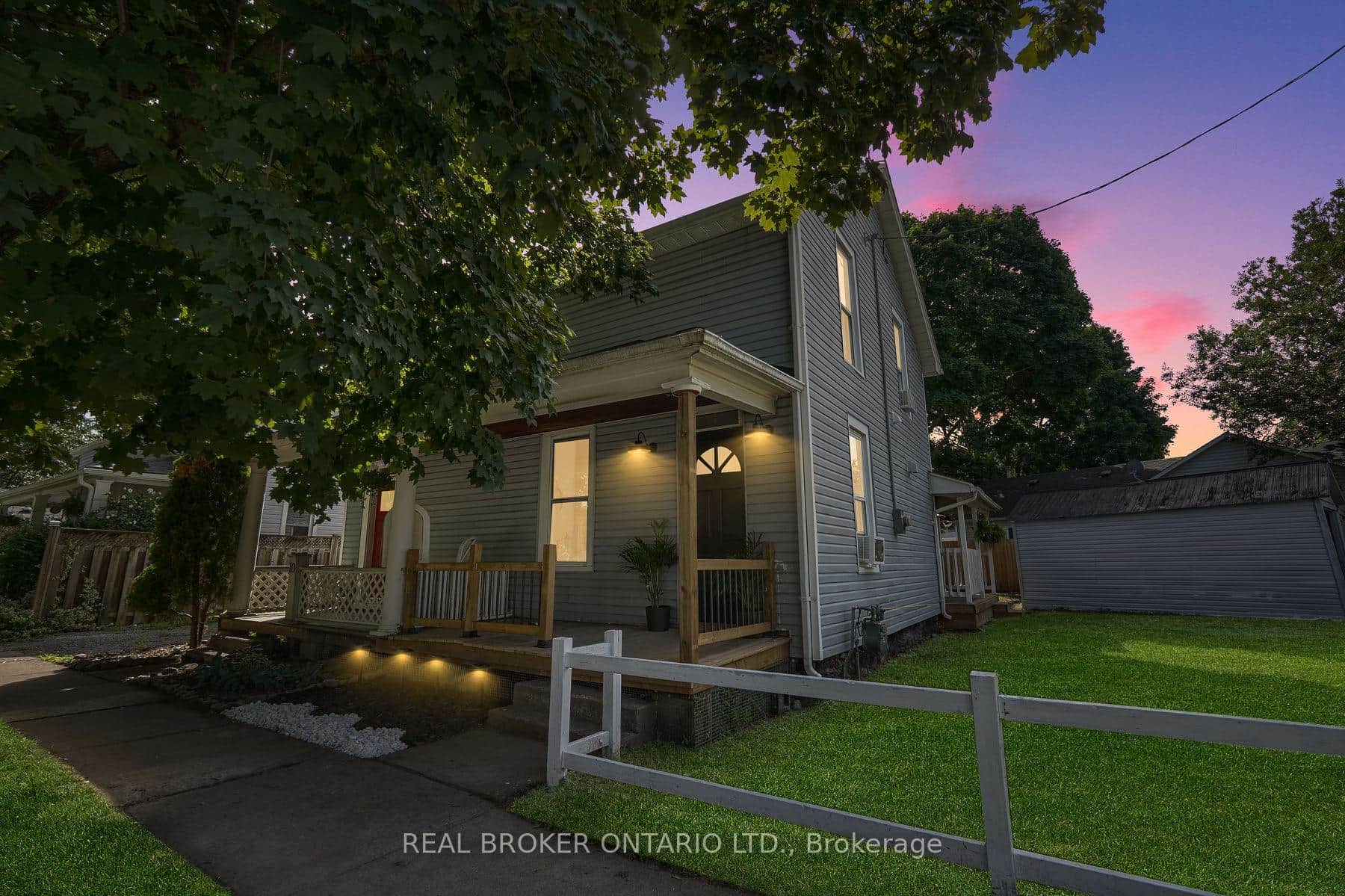 8 Elizabeth Street
