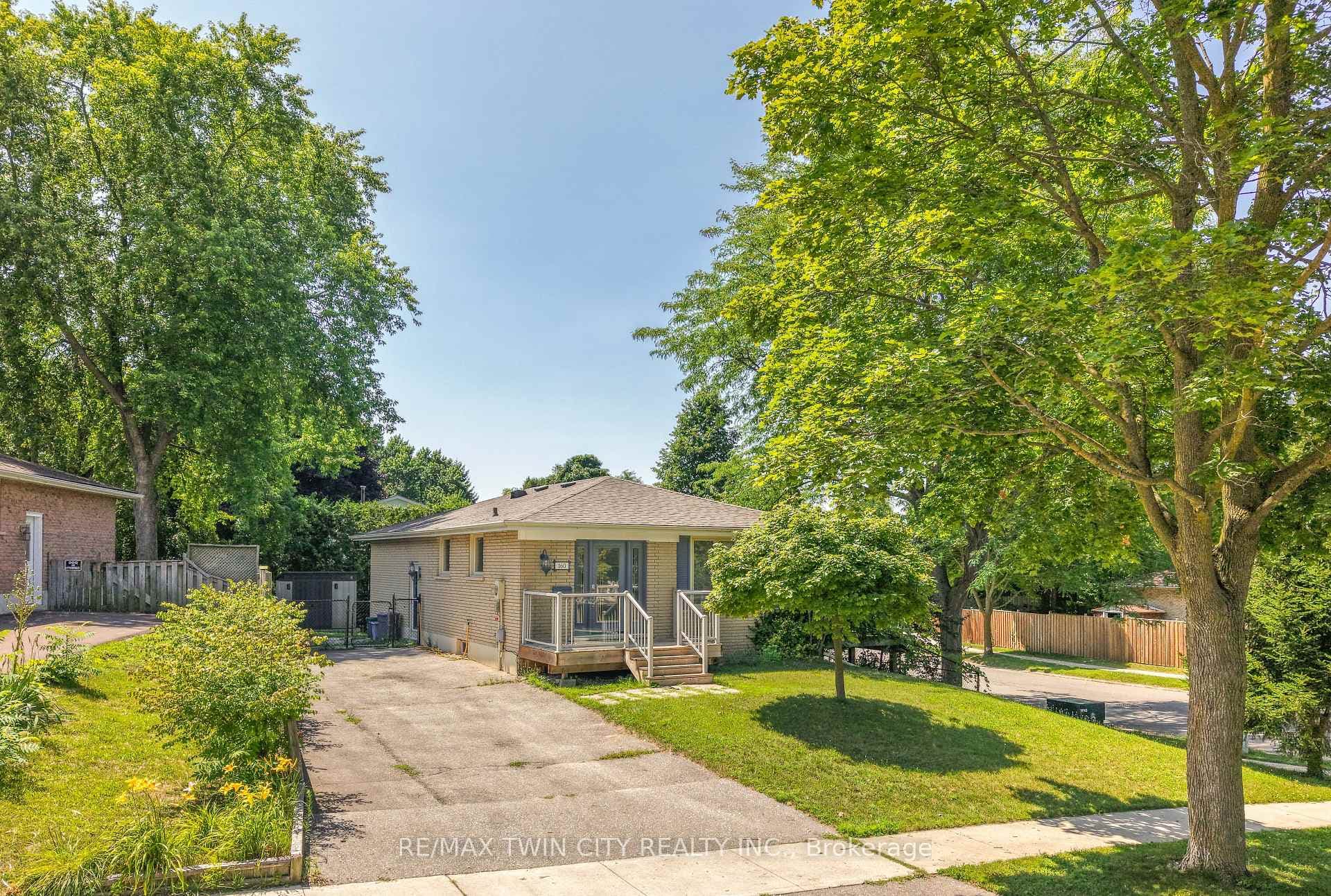 160 Woodlawn Avenue
