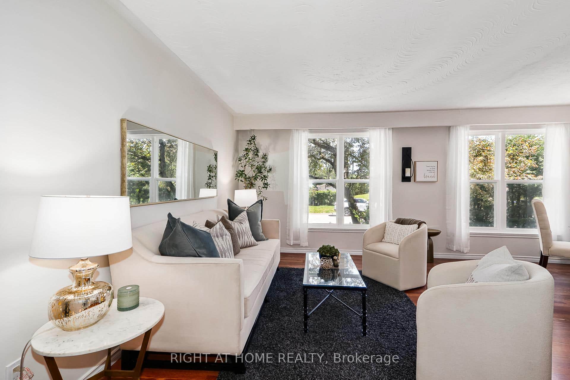 Beautiful Bright Living Space