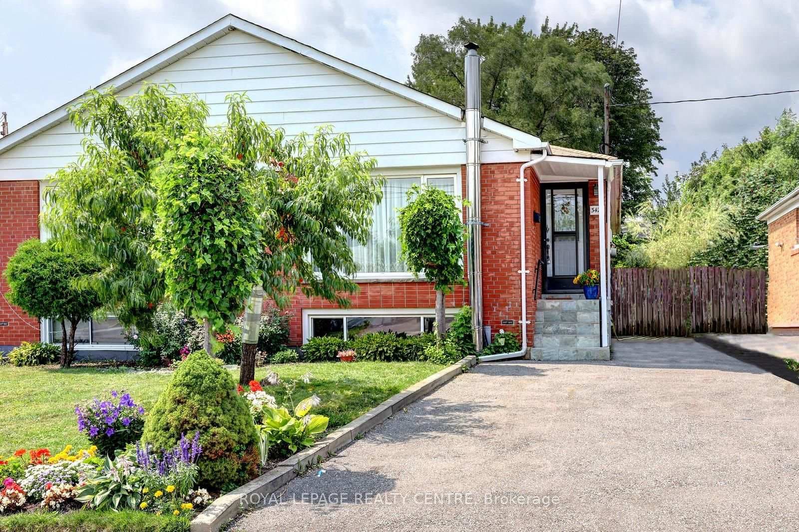 3422 Queenston Drive