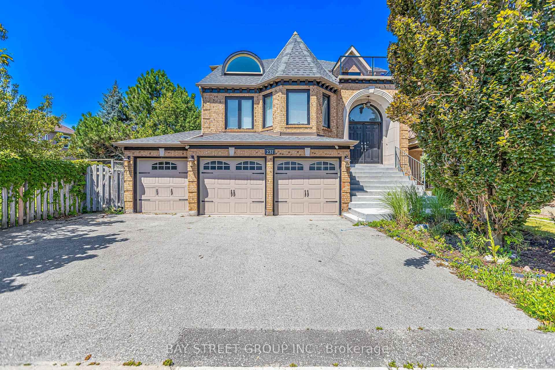 231 Shaftsbury Avenue
