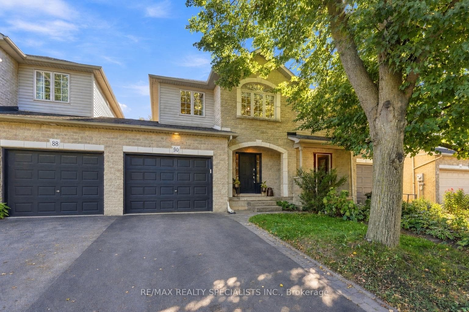 90 Foxborough Drive