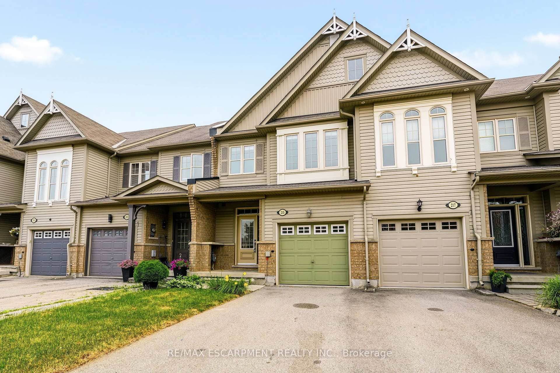 215 Nisbet Boulevard