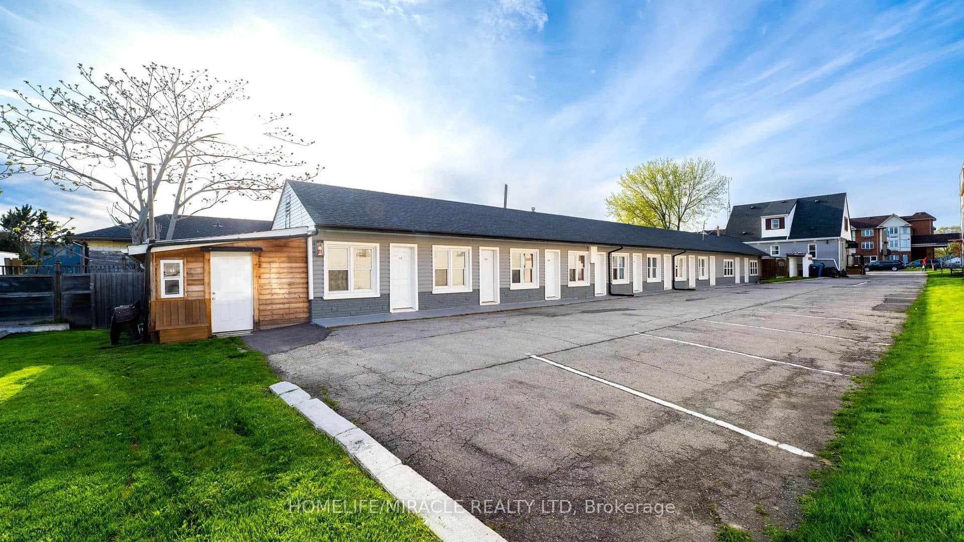 7742 Lundys Lane