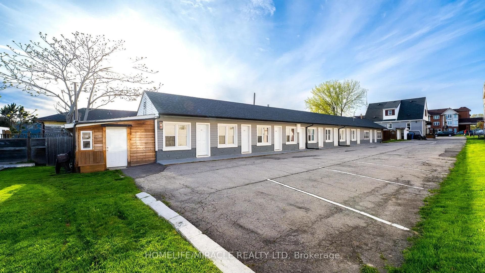 7742 Lundys Lane