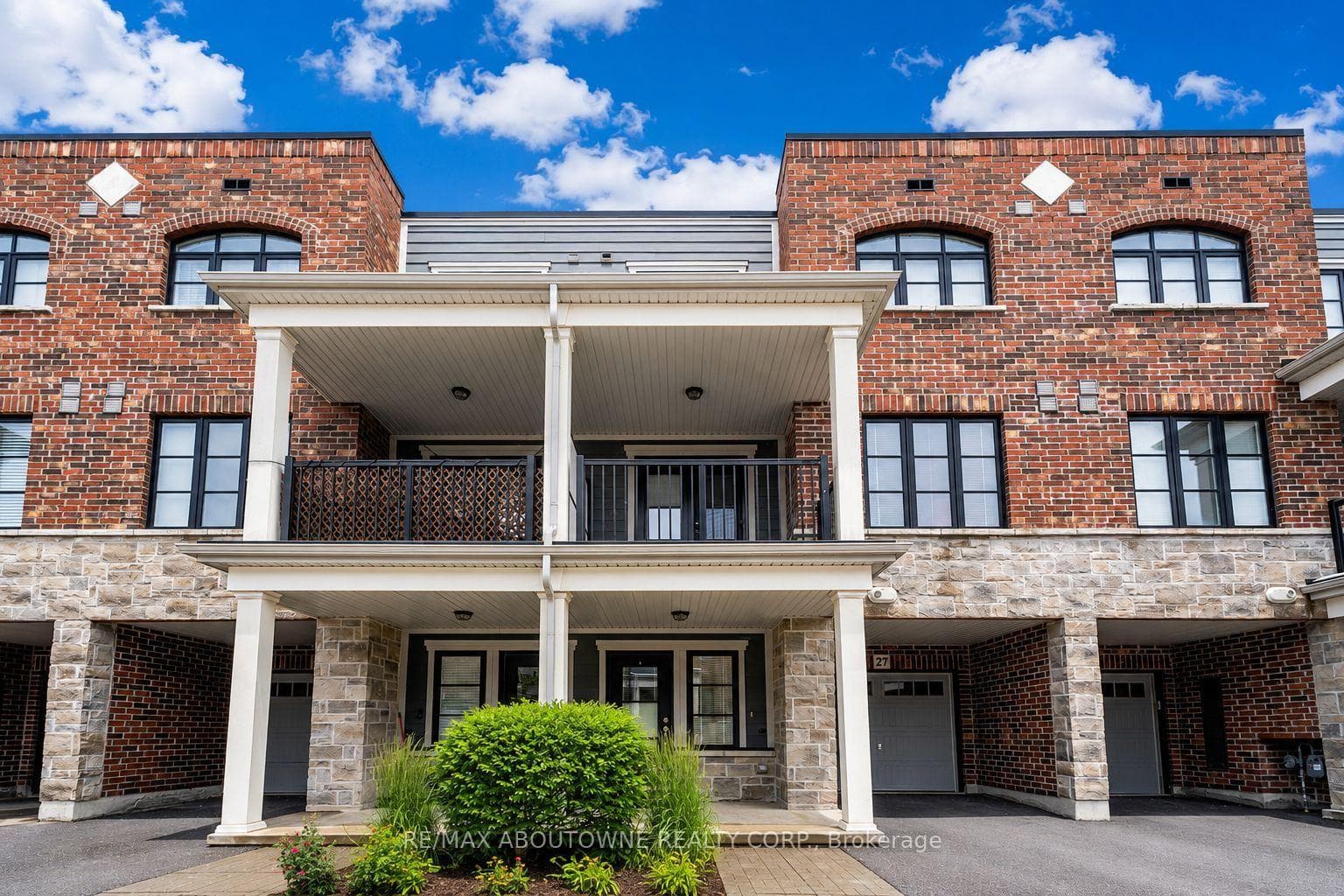 219 Dundas Street Unit 27