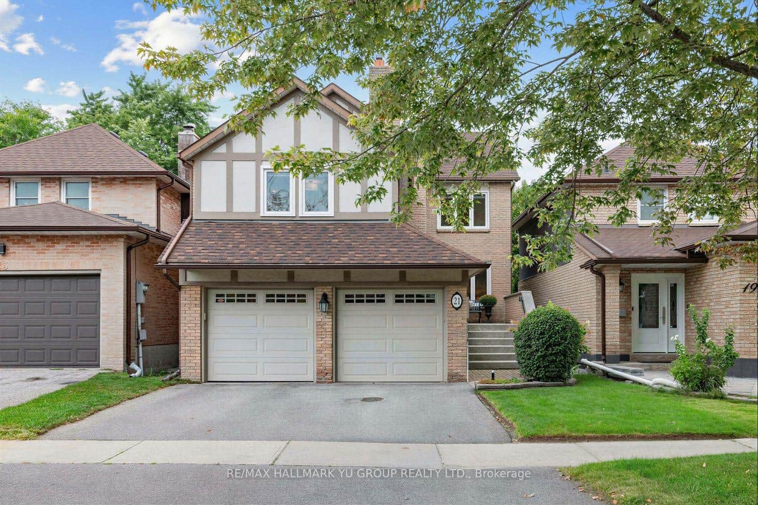 21 Esther Crescent