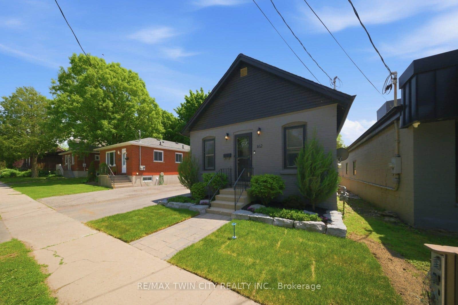 162 Grand River Avenue