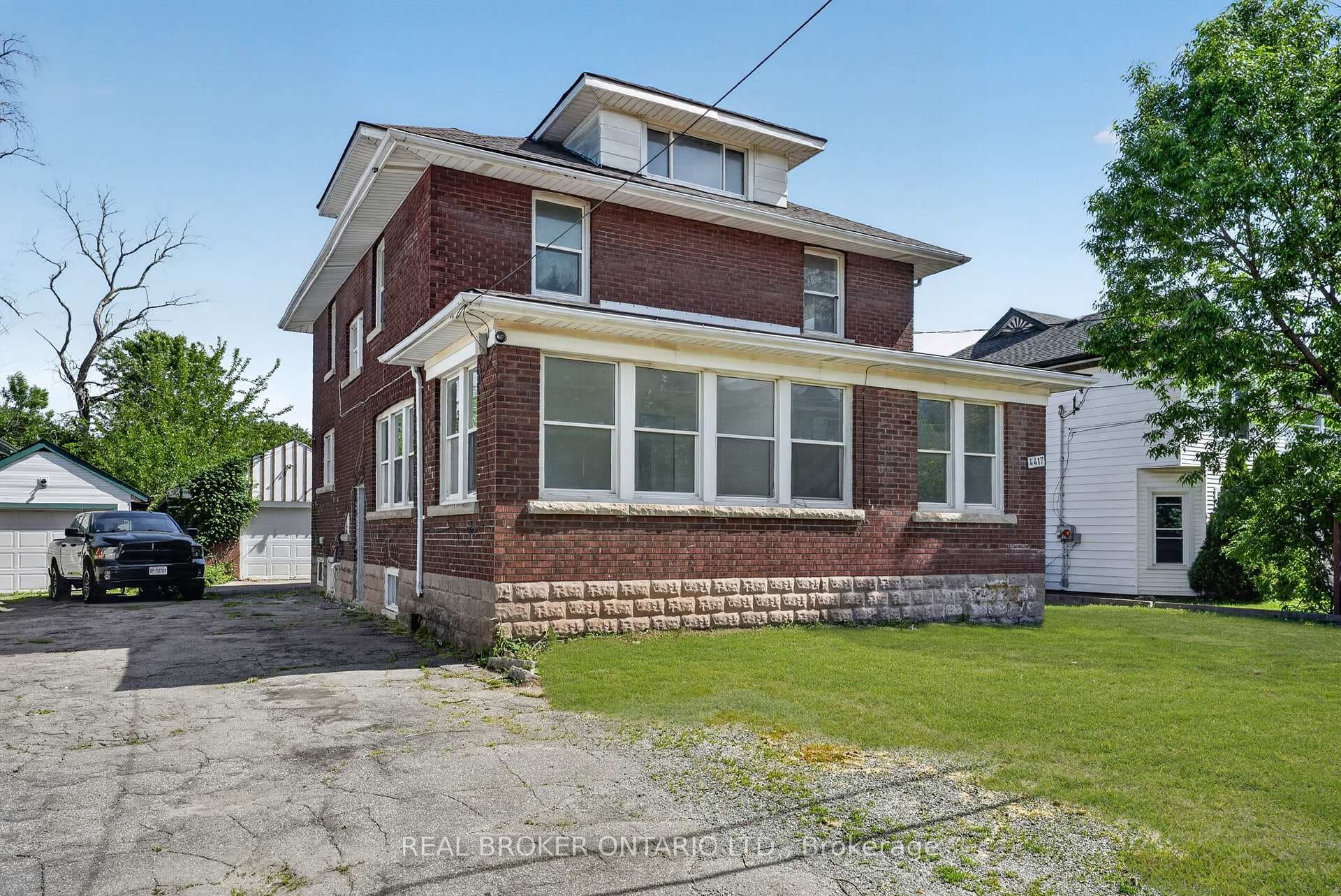 4417-B ELLIS Street
