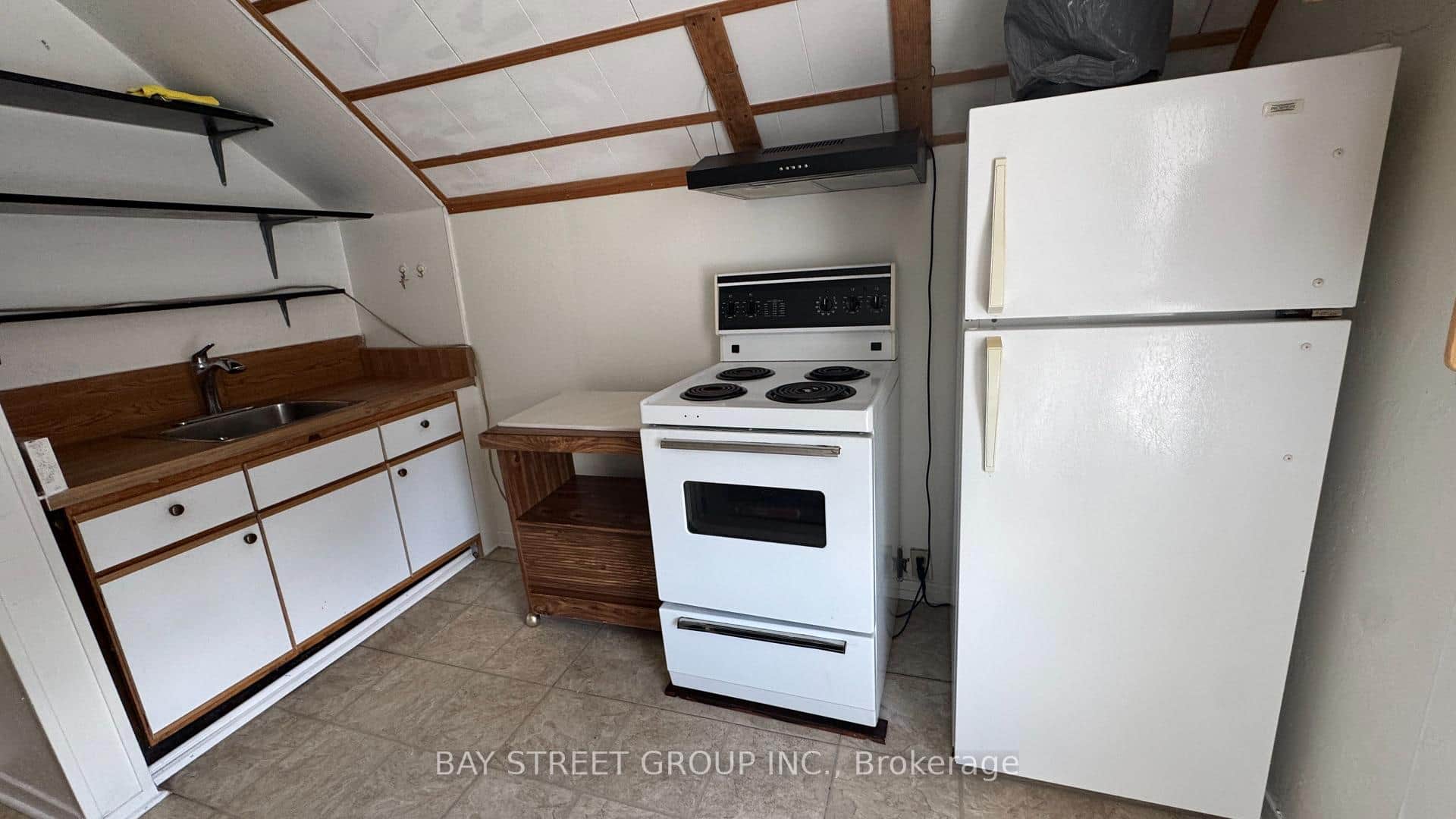 4138 Drummond Road Unit Upper