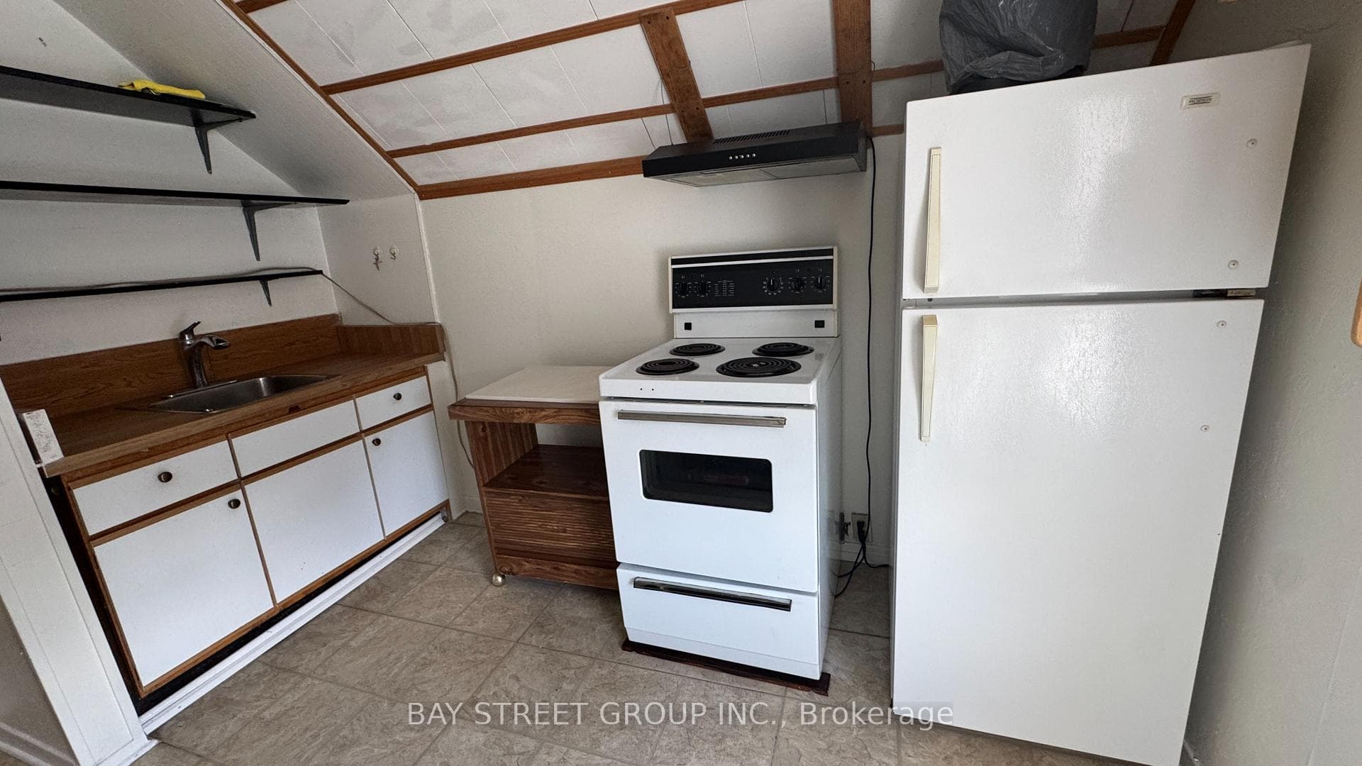 4138 Drummond Road Unit Upper