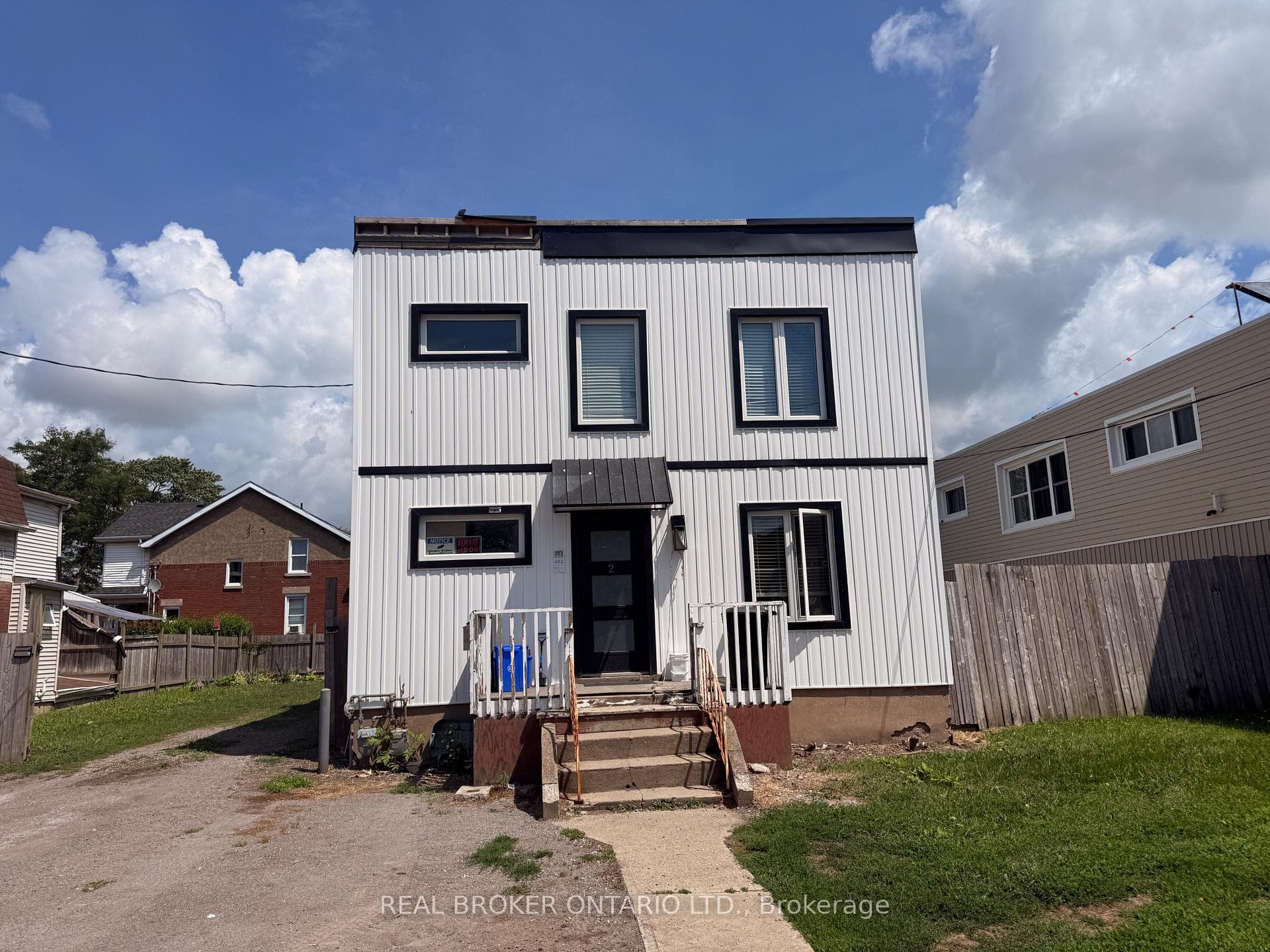 462 East Main Street