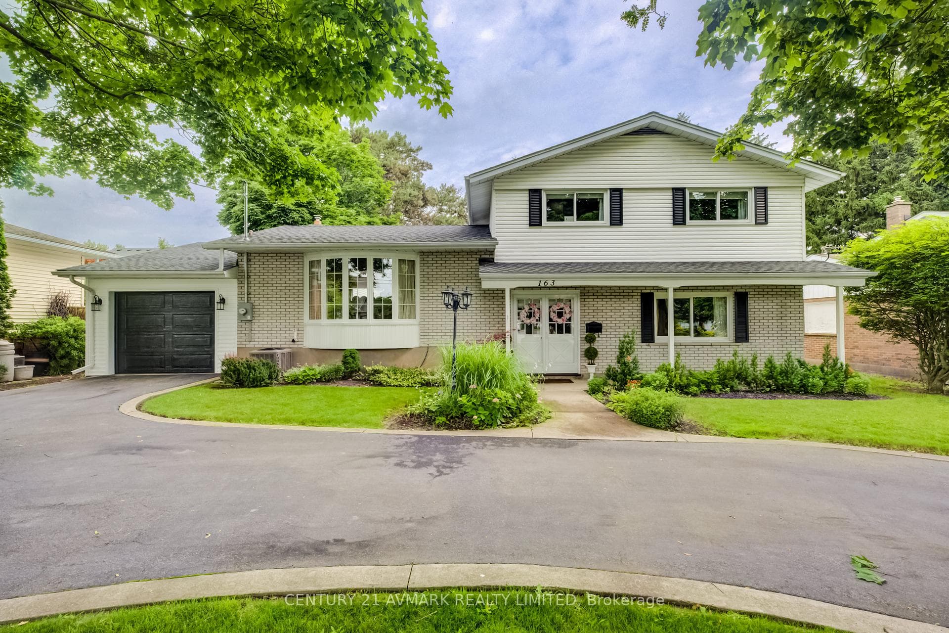 163 Lakeshore Road