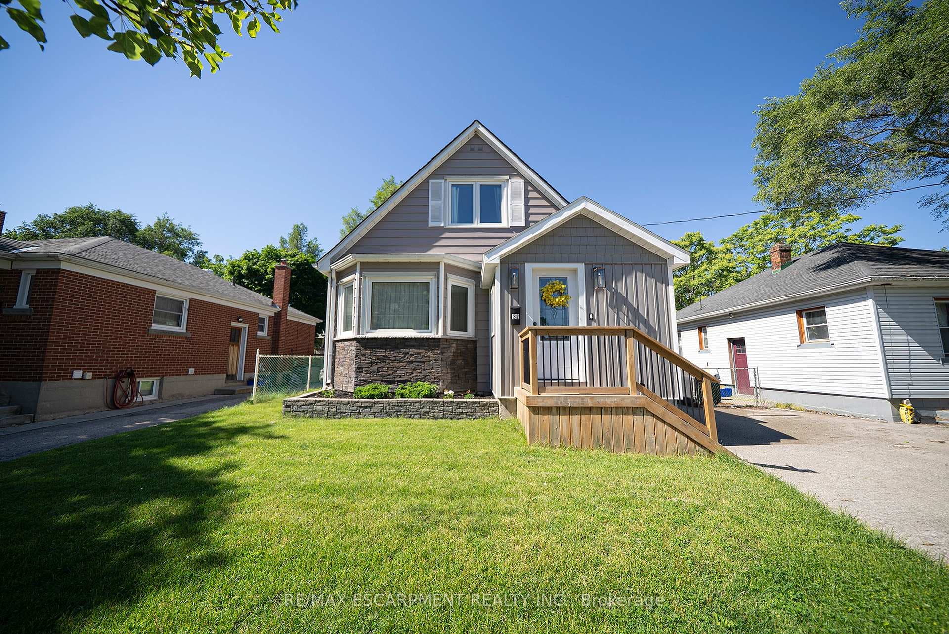32 ELMWOOD Avenue