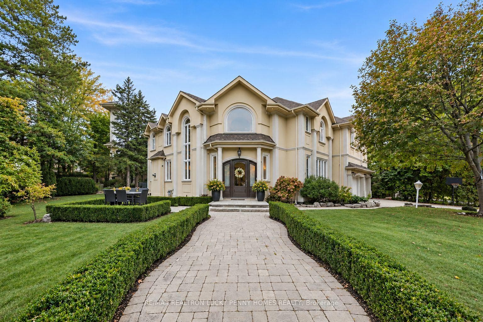 18 Donna Mae Crescent