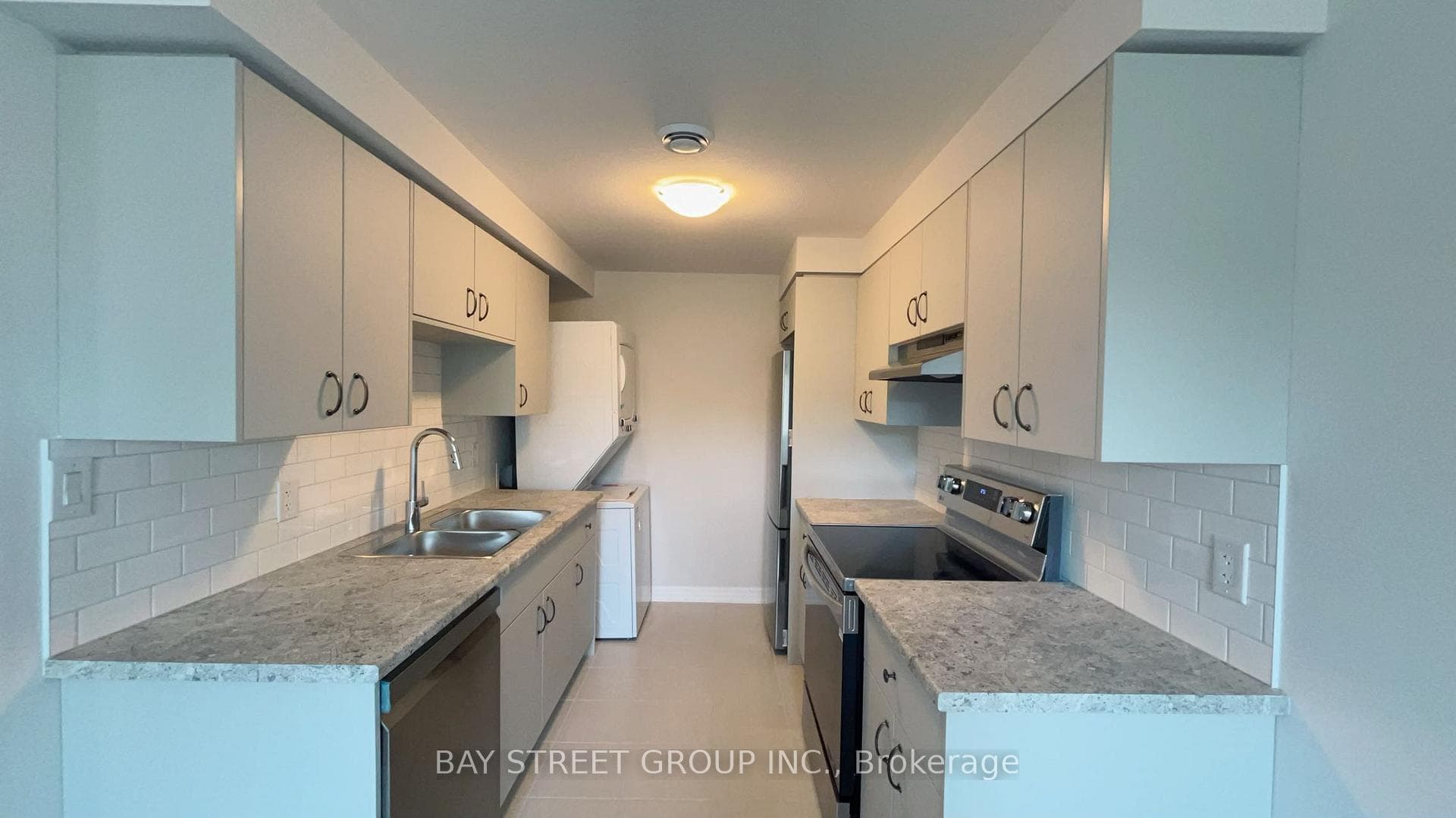 75 Hillcrest Road Unit Lower
