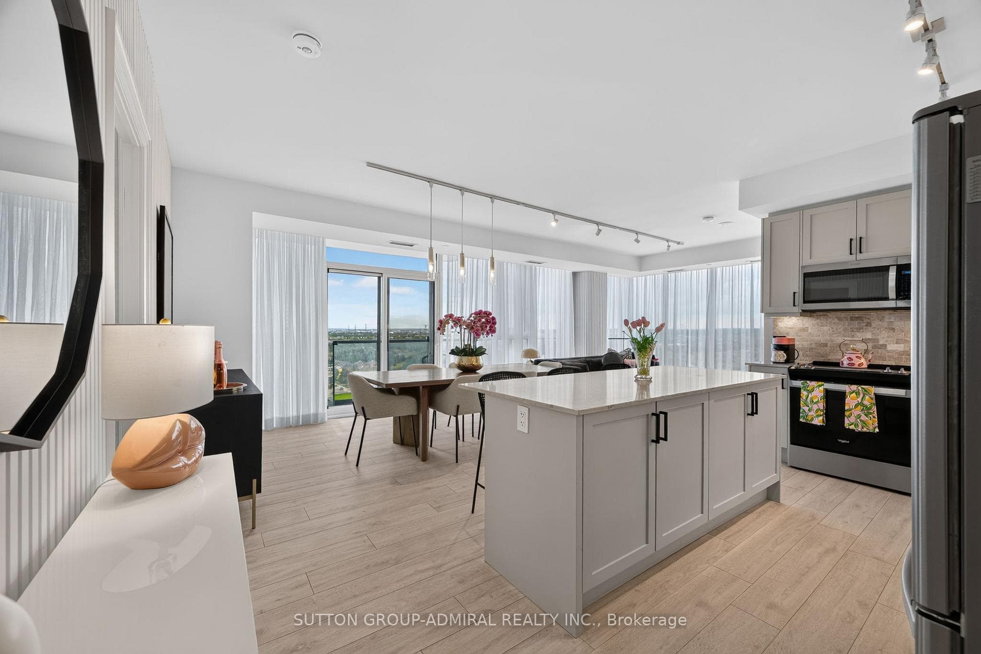 10 Gatineau Drive Unit 1206W
