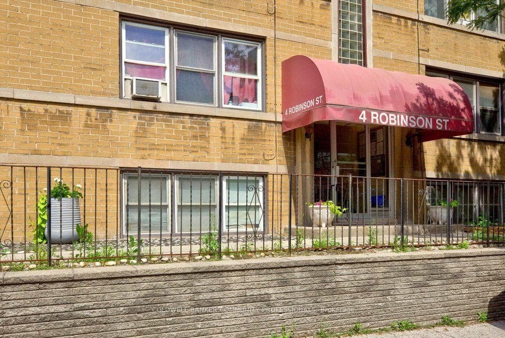 4 Robinson Street Unit 10