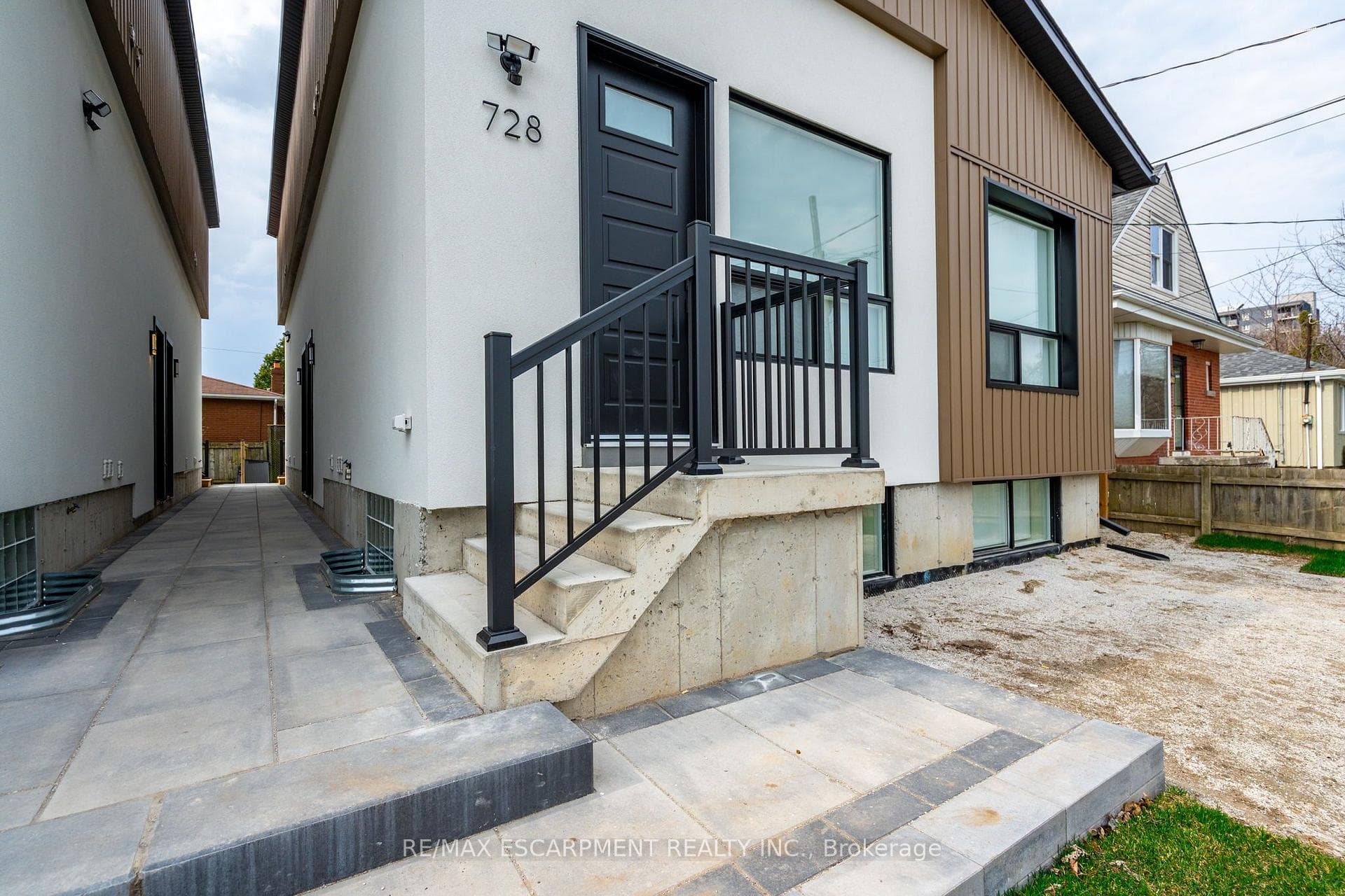 728 Eleventh Avenue Unit B