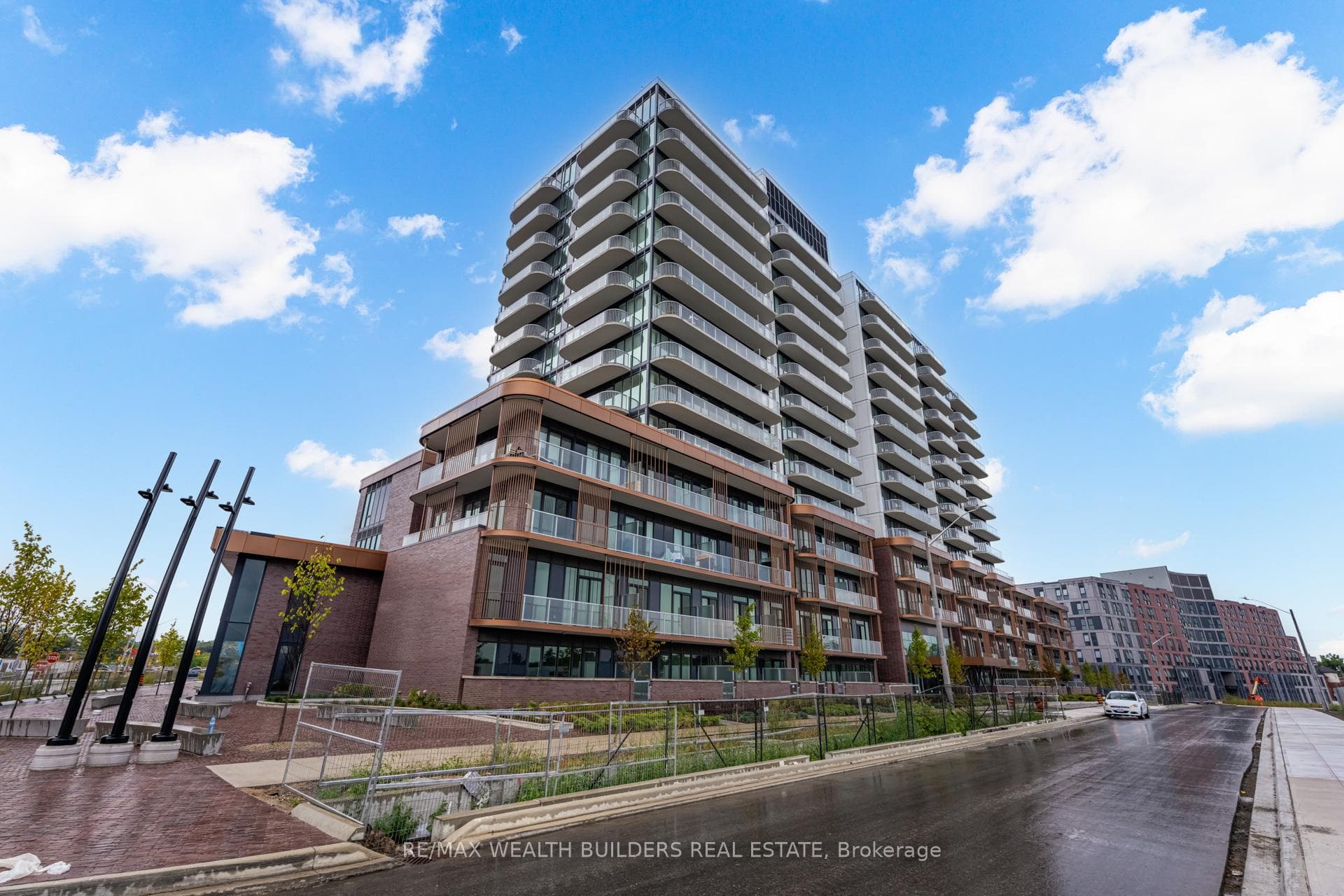 220 Missinnihe Way Unit 714
