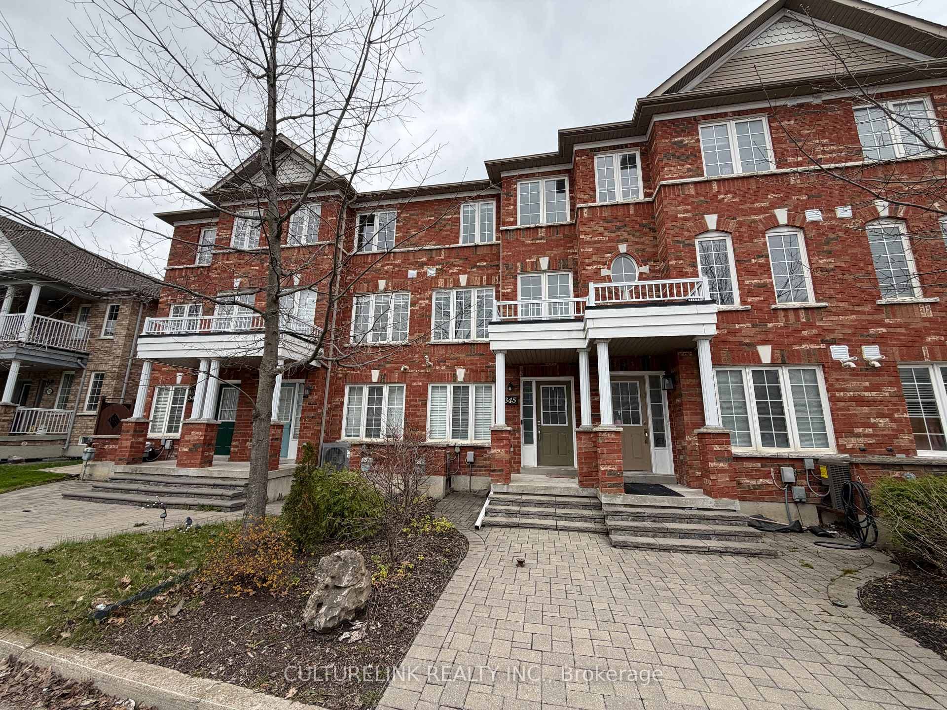 345 Caboto Trail