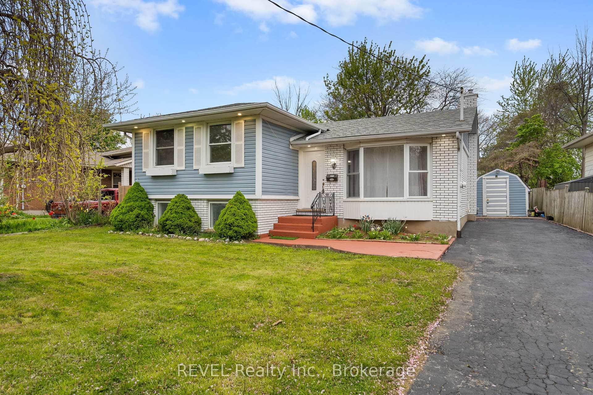 7 Rendale Avenue