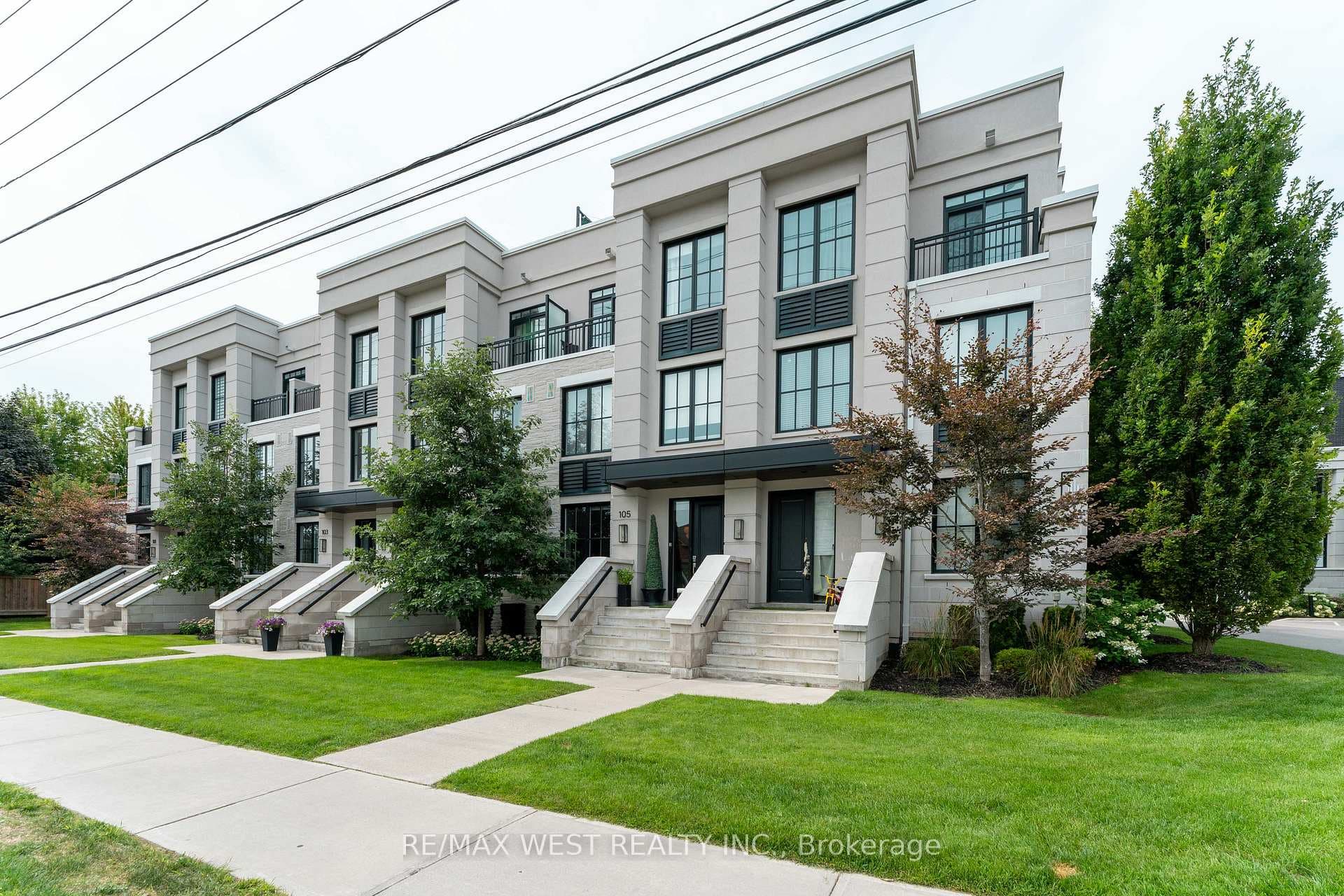 1180 Cawthra Road Unit 105
