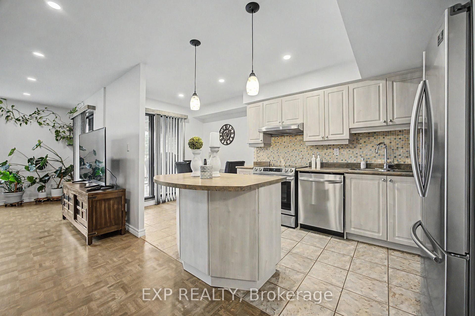 1000 Cedarglen Gate Unit 501