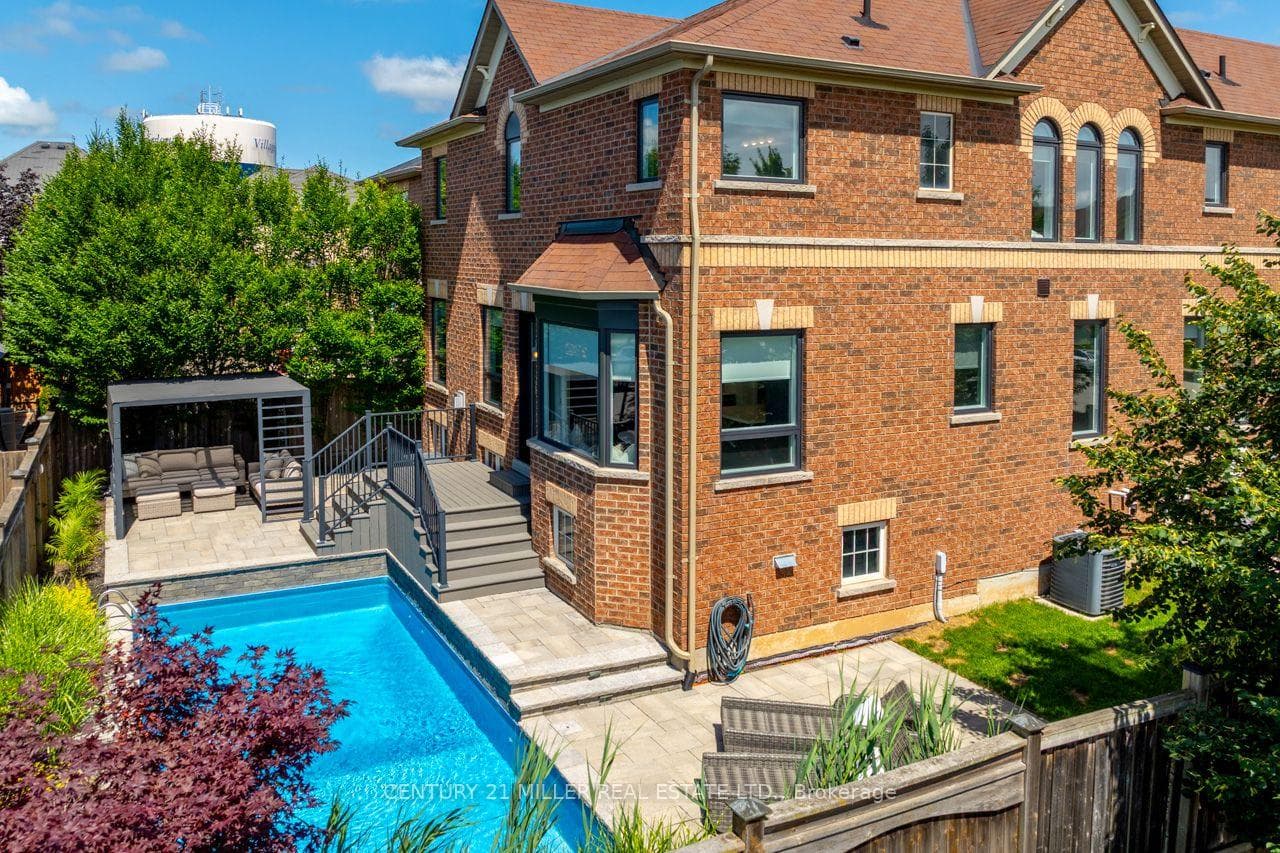 156 Nisbet Boulevard