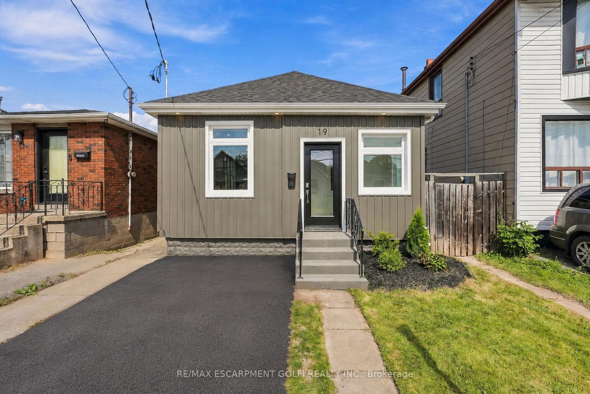 19 Vansitmart Avenue