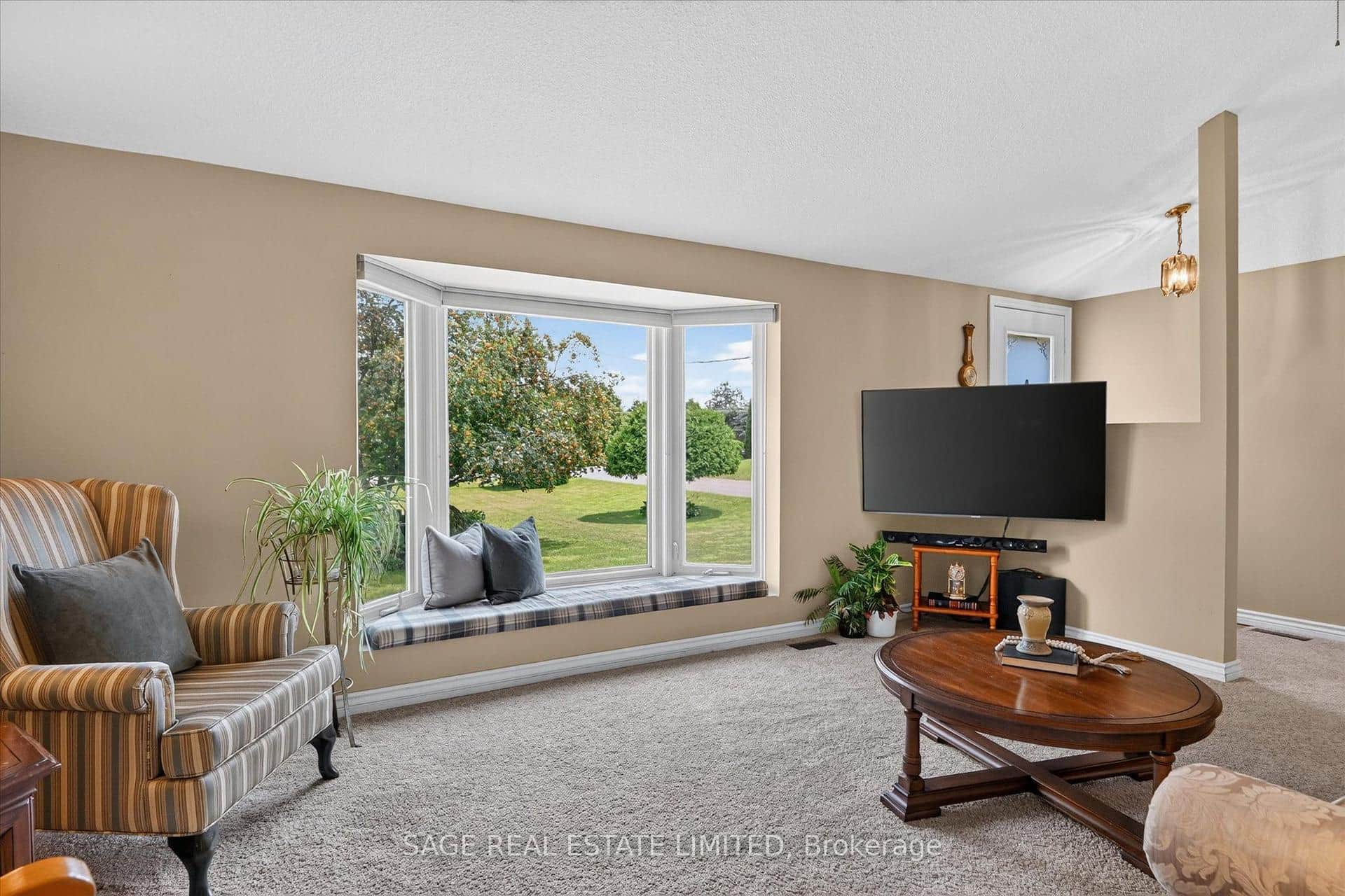 39 Riverside Drive