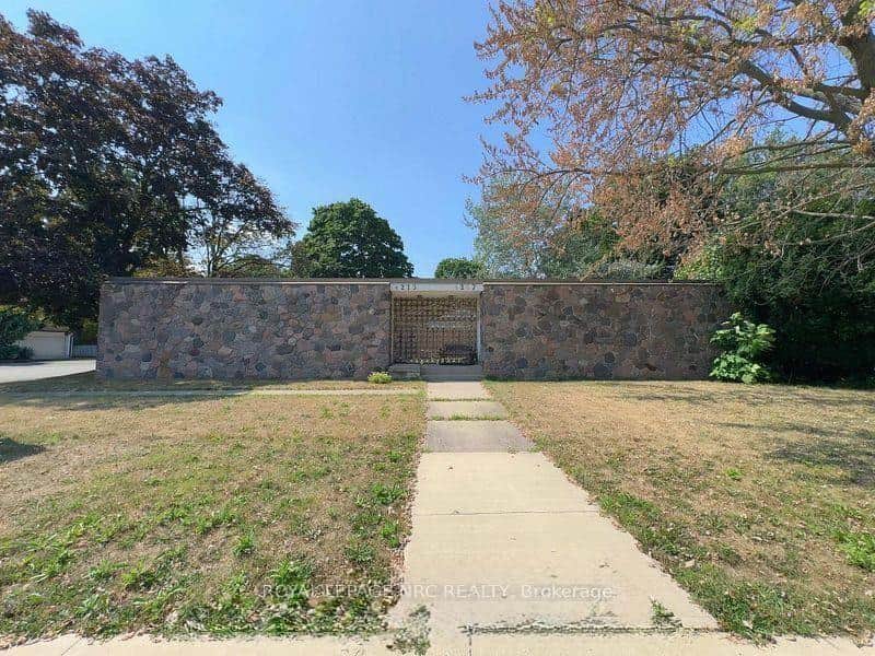 4213/4207 4213/4207 Drummond Road