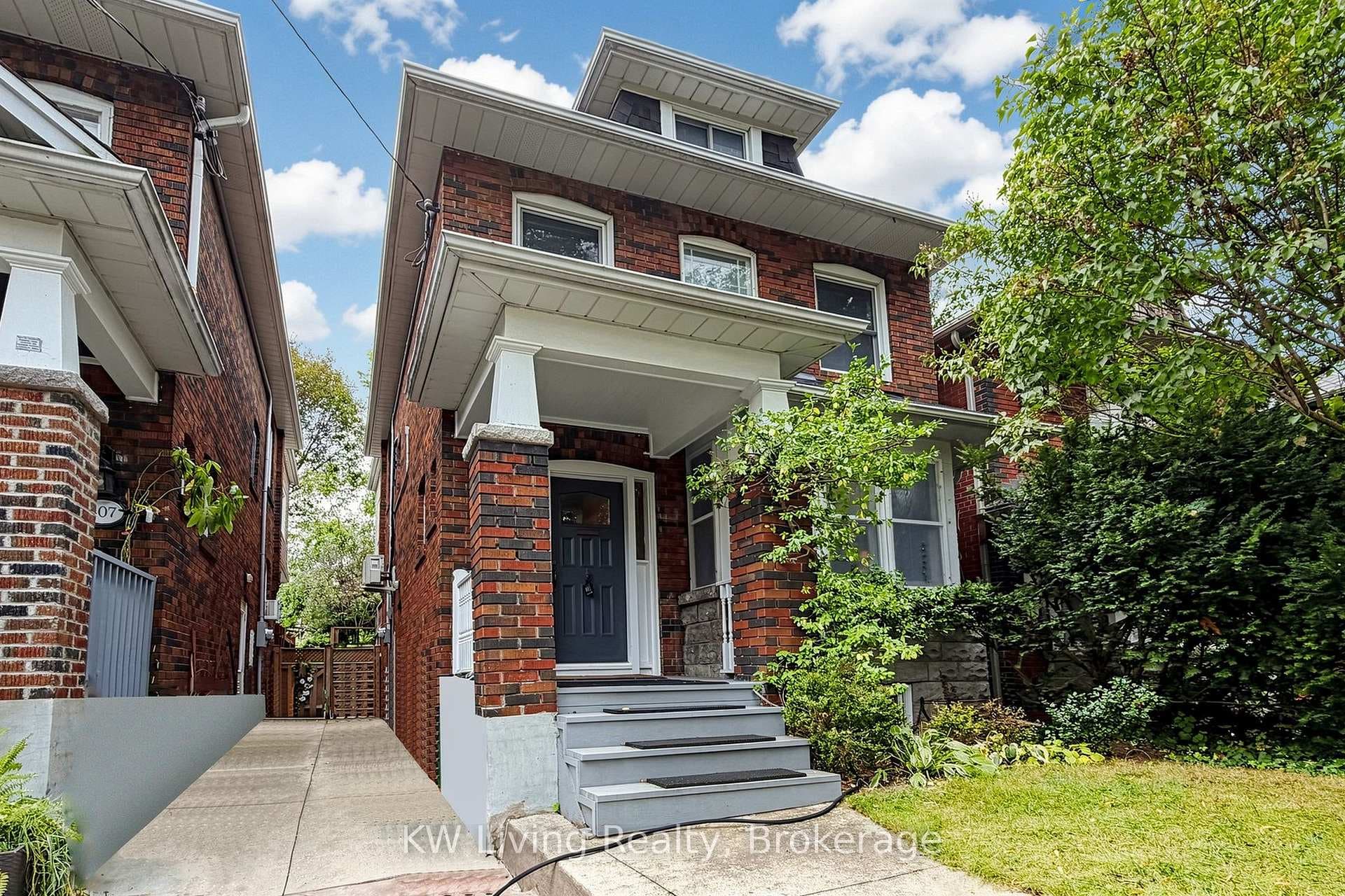 409 St Clements Avenue