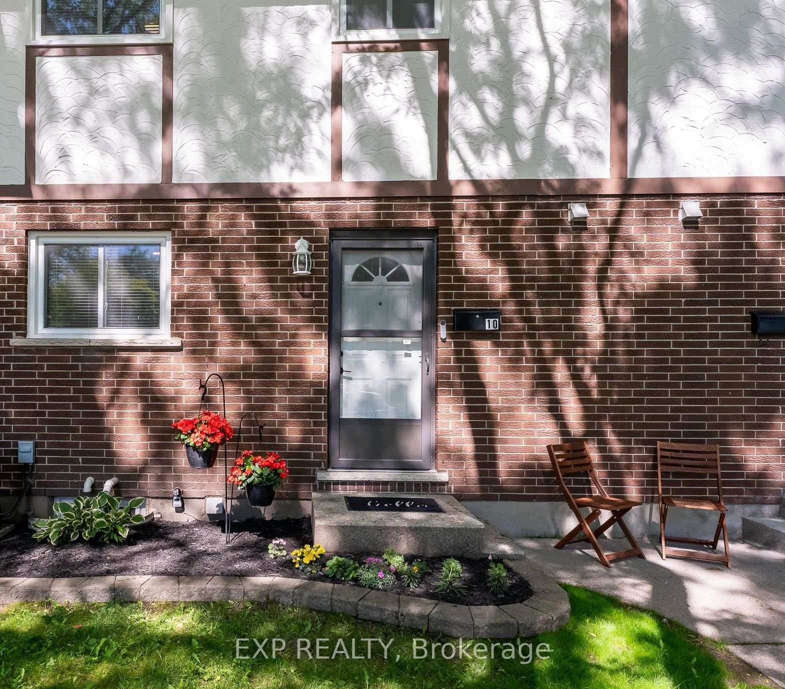 Welcome to 3322 Addison Ave, Unit 10!