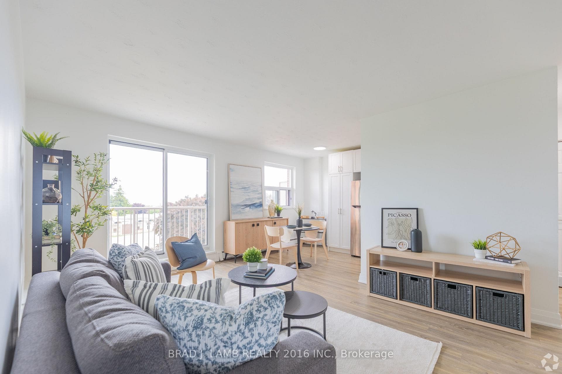 718 LAWRENCE Road Unit 304