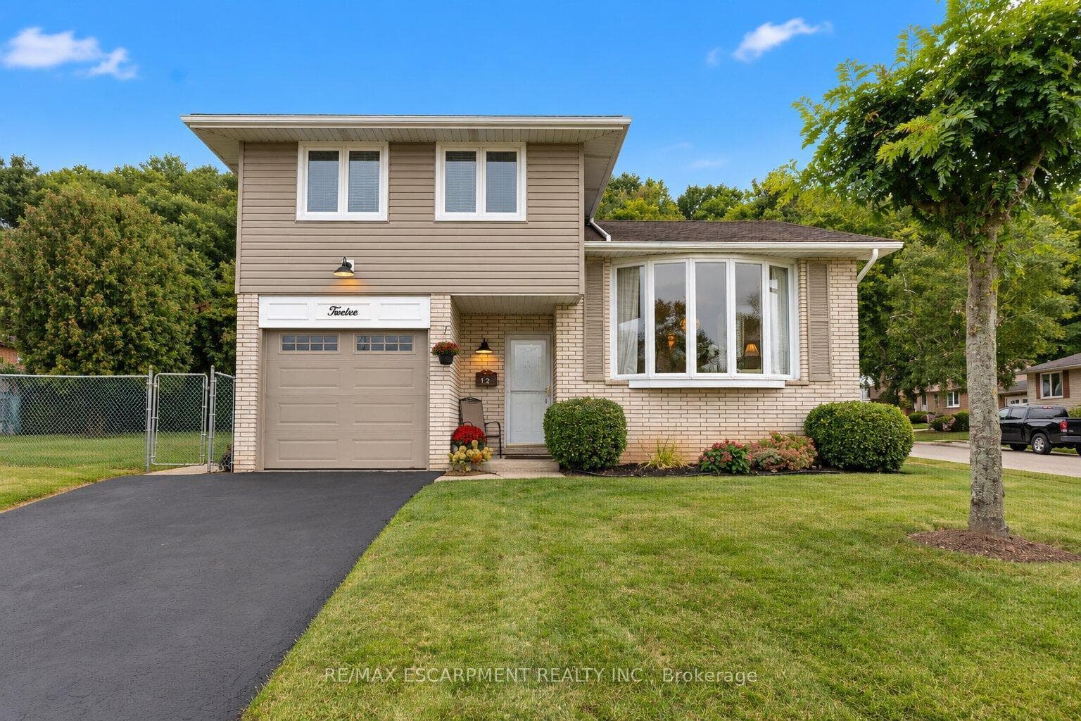 12 Brae Crest Drive