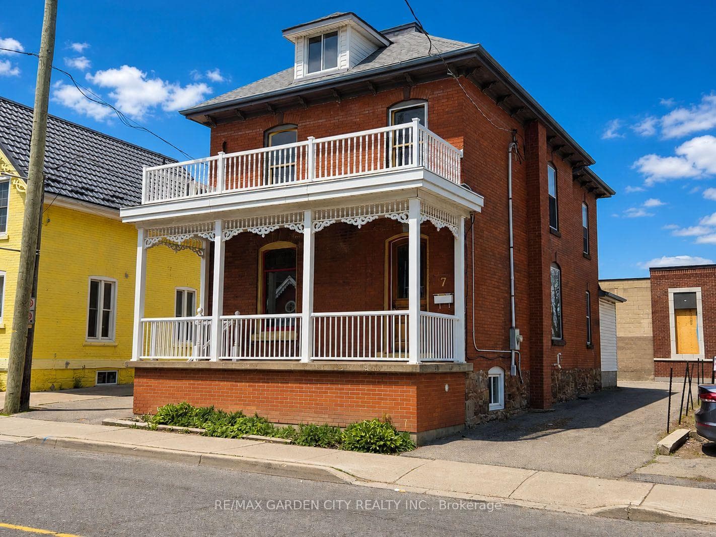 7 ONTARIO Street