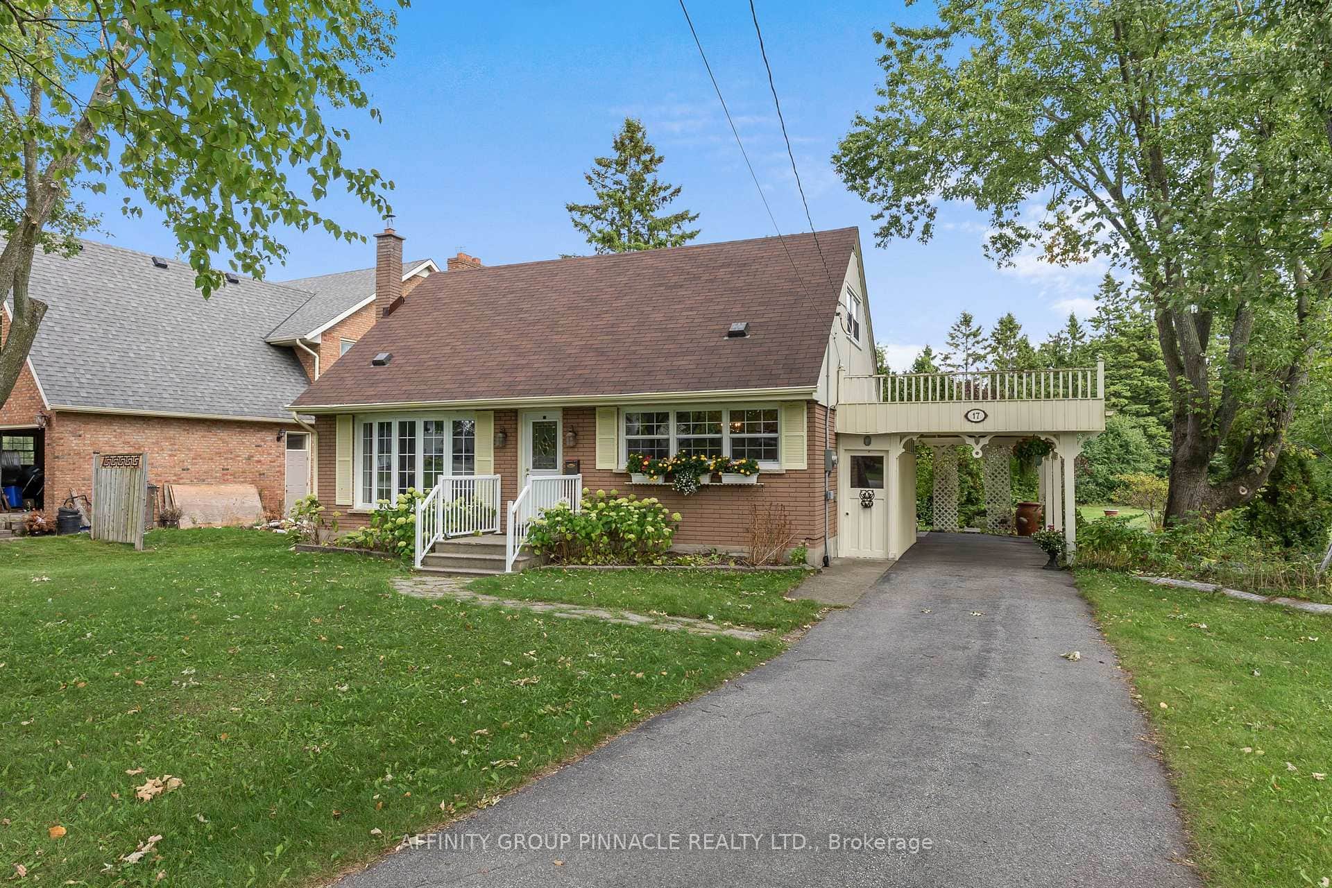 17 Richard Avenue