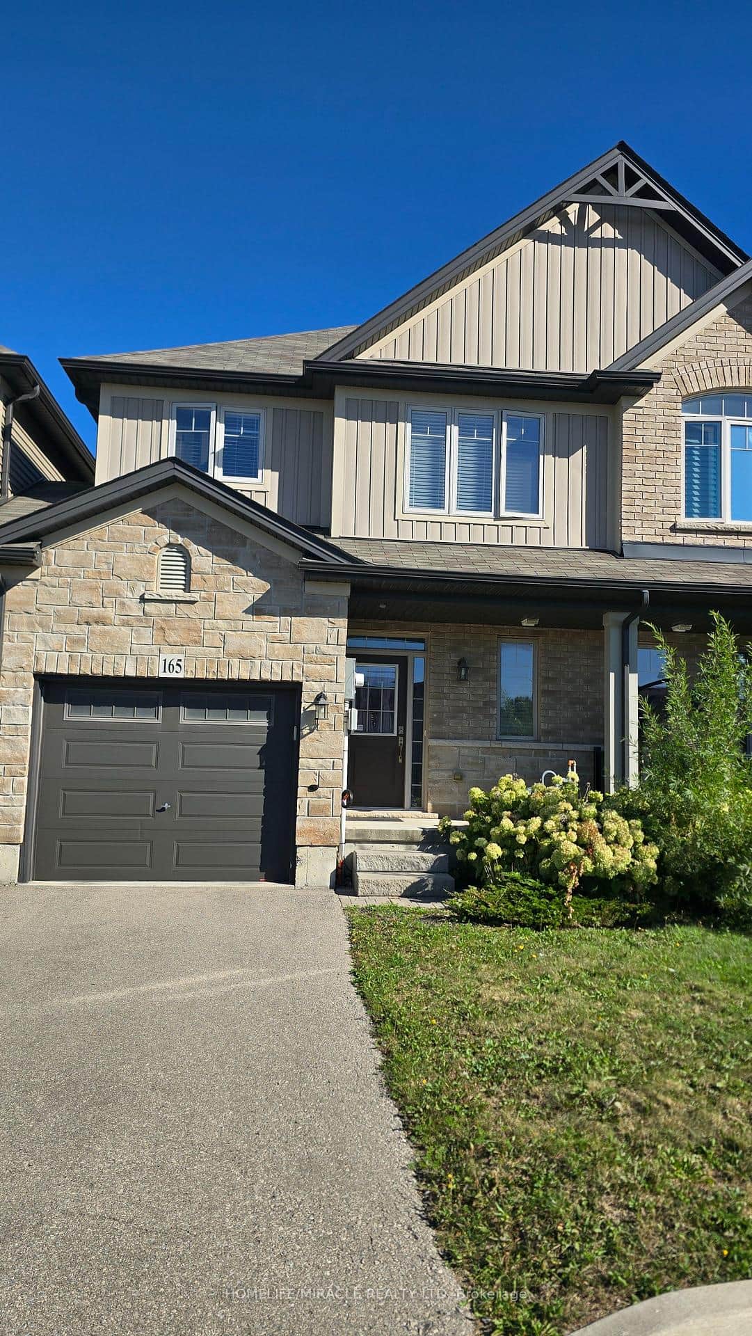 165 Fallfair way Binbrook Way