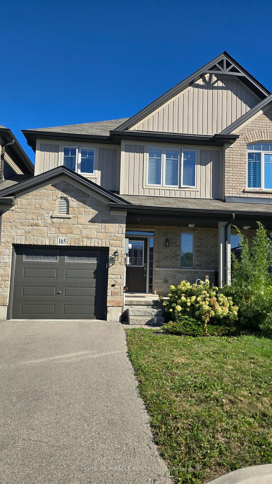165 Fallfair way Binbrook Way