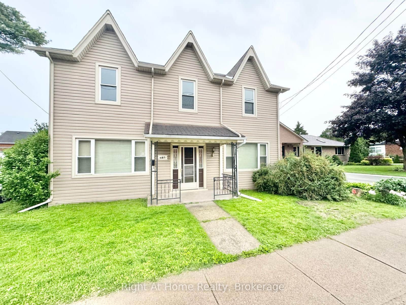 216 Hatt Street