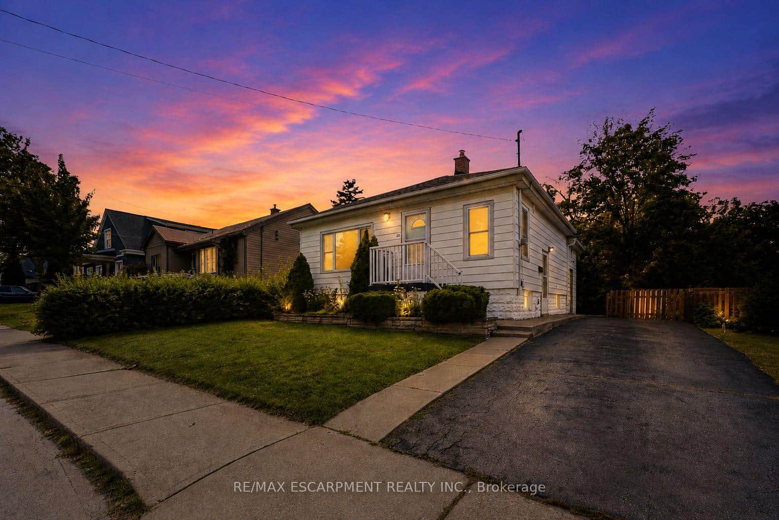 22 David Avenue