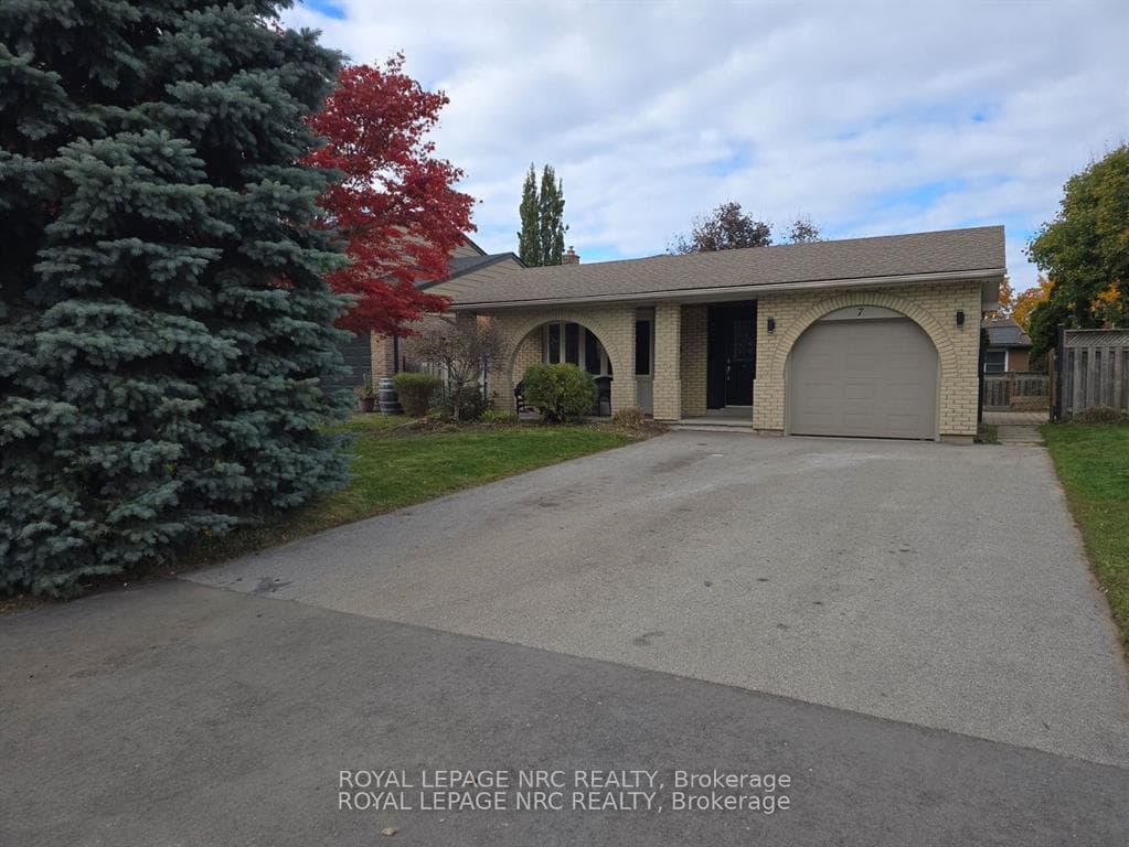7 Blue Spruce Court